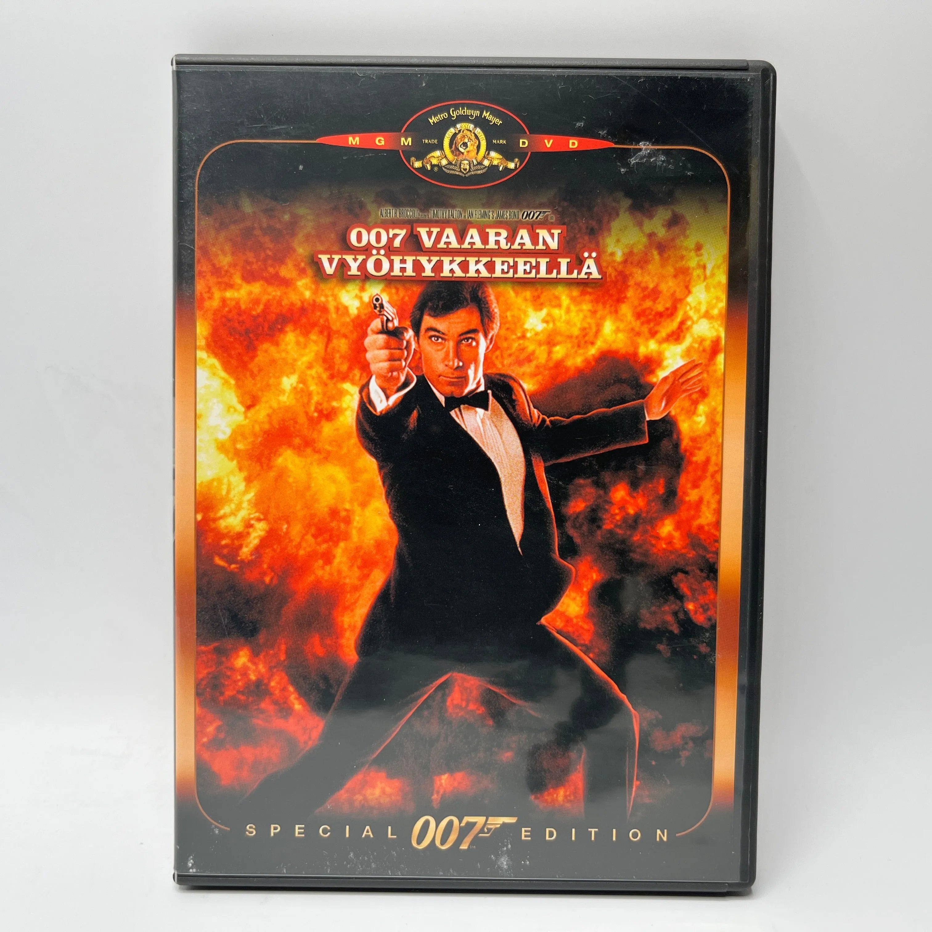 007 Vaaran Vyöhykkeellä (DVD)