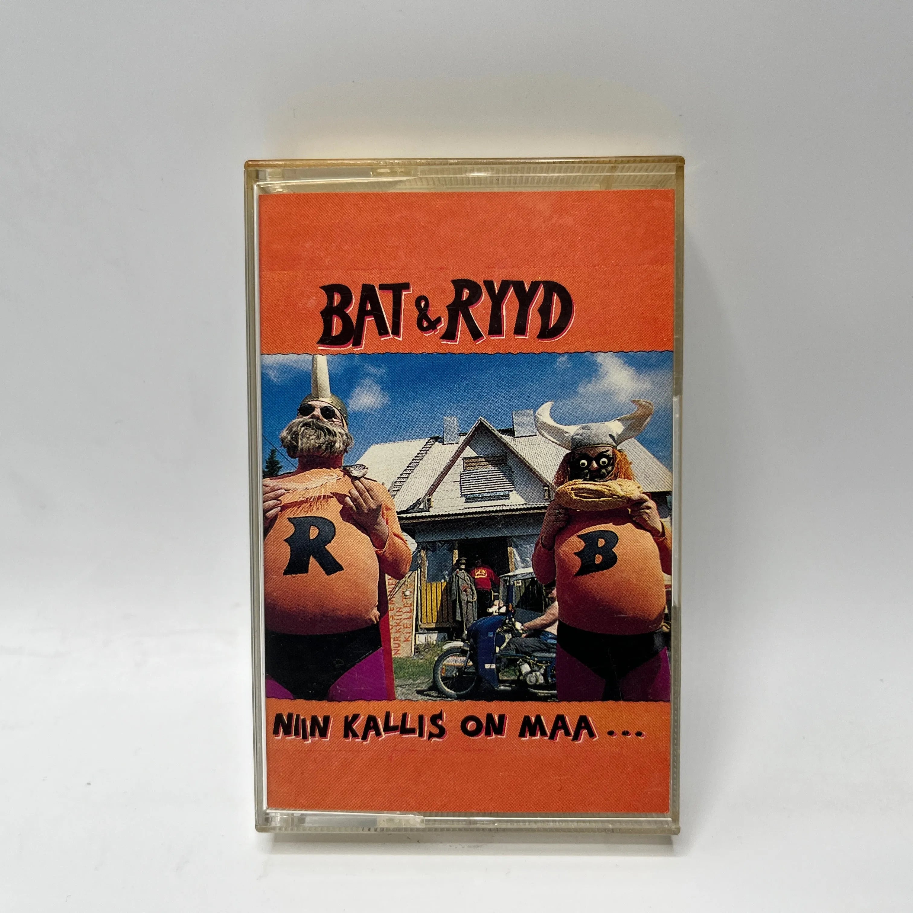Bat & Ryyd – Niin Kallis On Maa... C-Kasetti