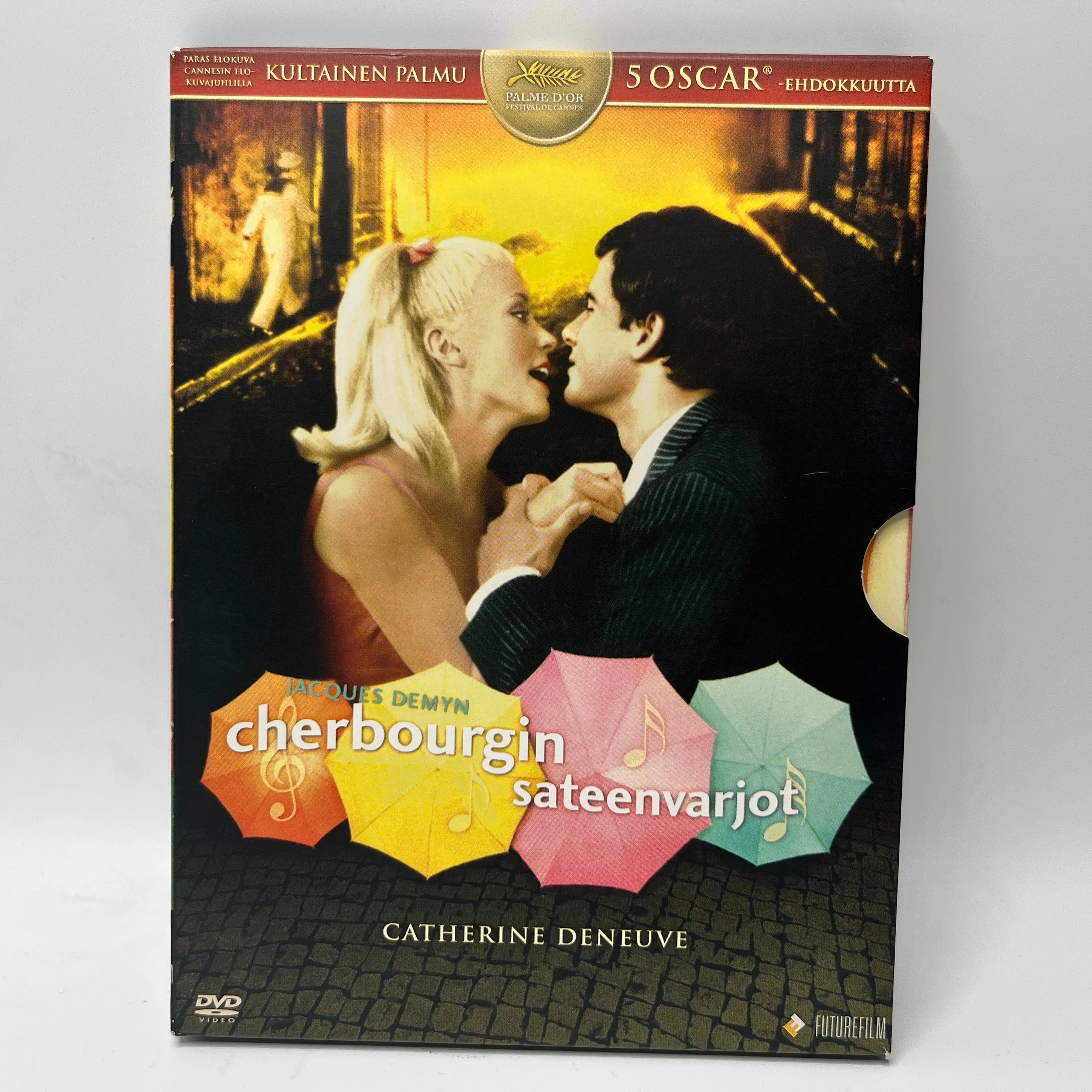 Cherbourgin Sateenvarjot (DVD)