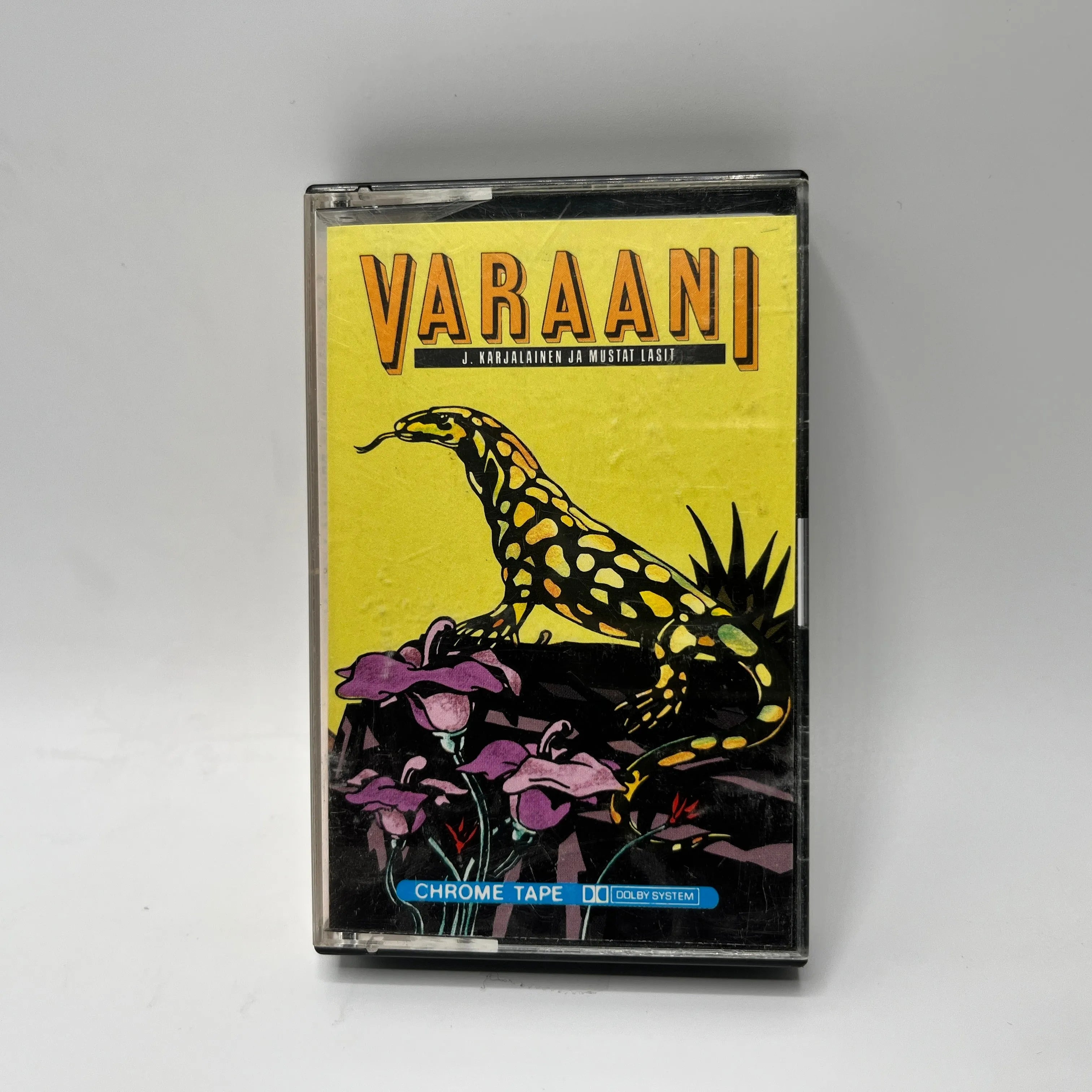 J. Karjalainen Ja Mustat Lasit – Varaani C-Kasetti