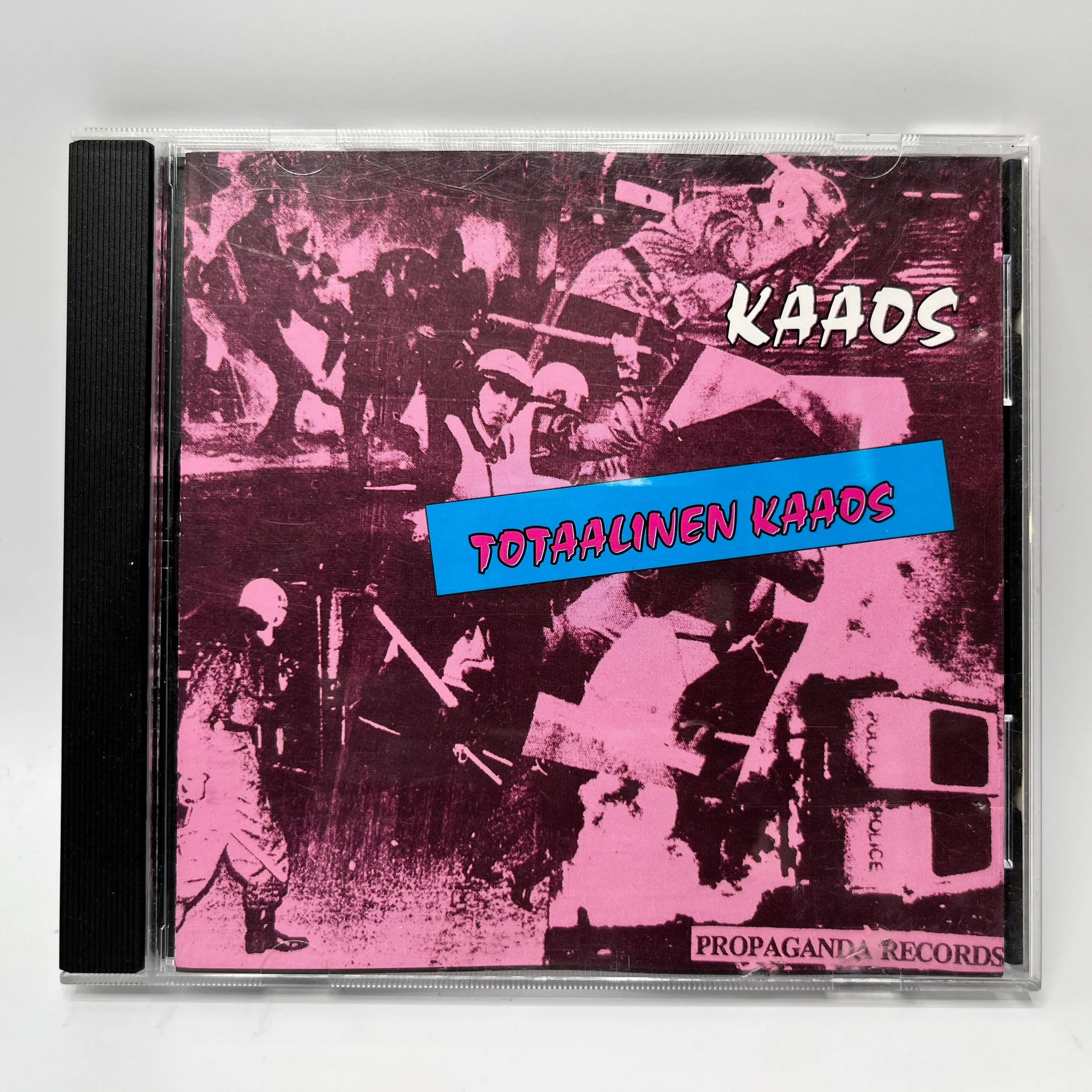 Kaaos & Kuolleet Kukat - Isoveli Valvoo/Totaalinen Kaaos CD