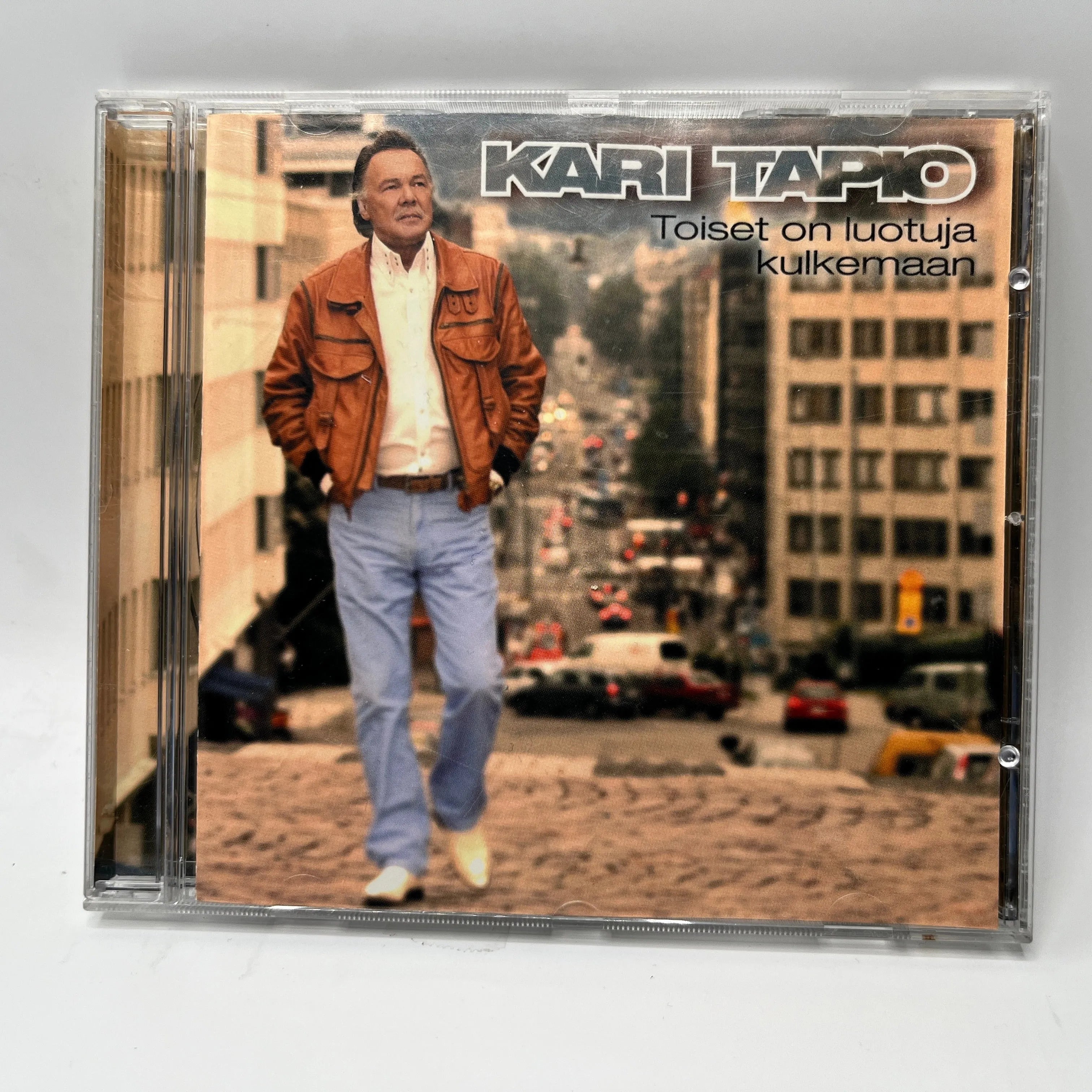 Kari Tapio - Toiset On Luotuja Kulkemaan CD