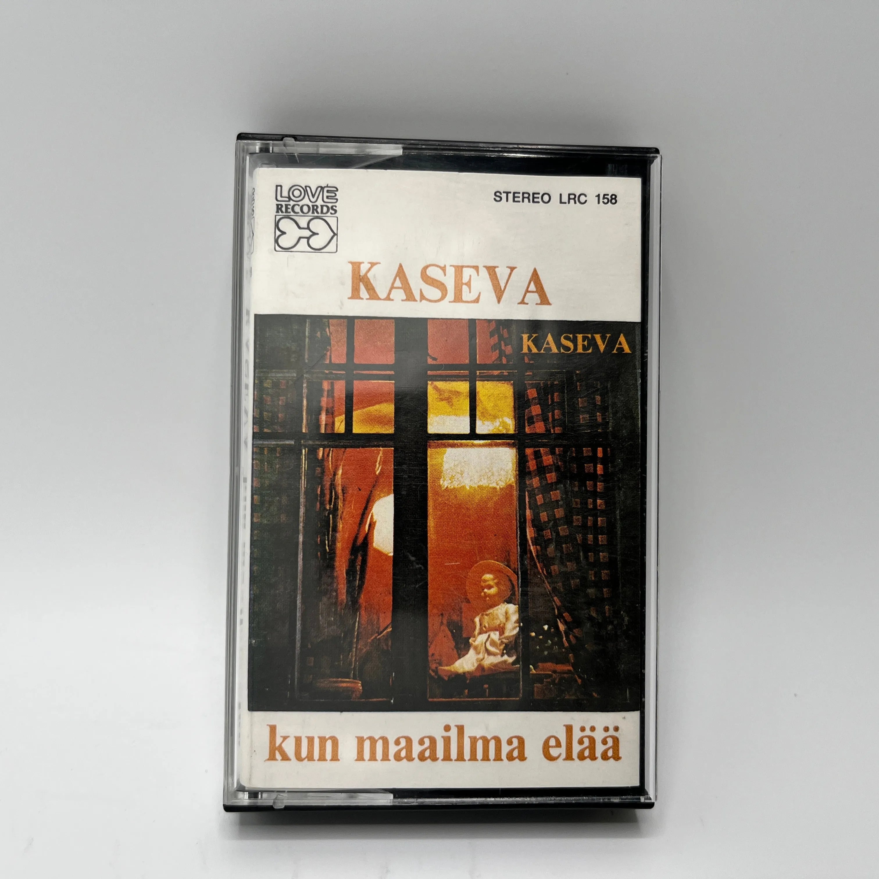 Kaseva - Kun Maailma Elää C-Kasetti