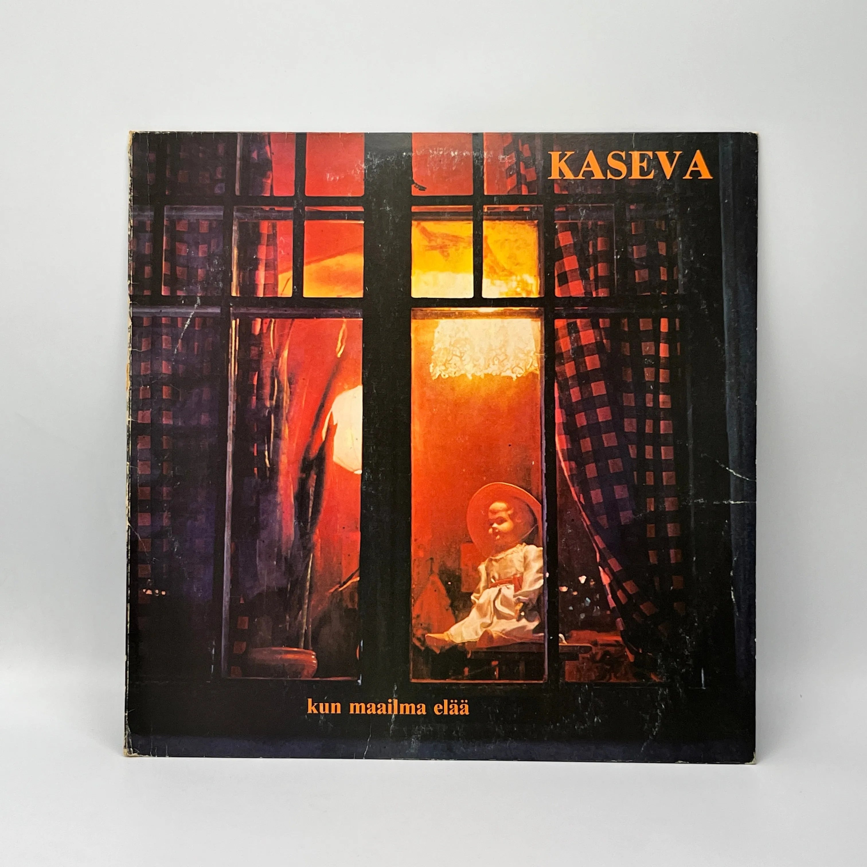 Kaseva – Kun Maailma Elää LP