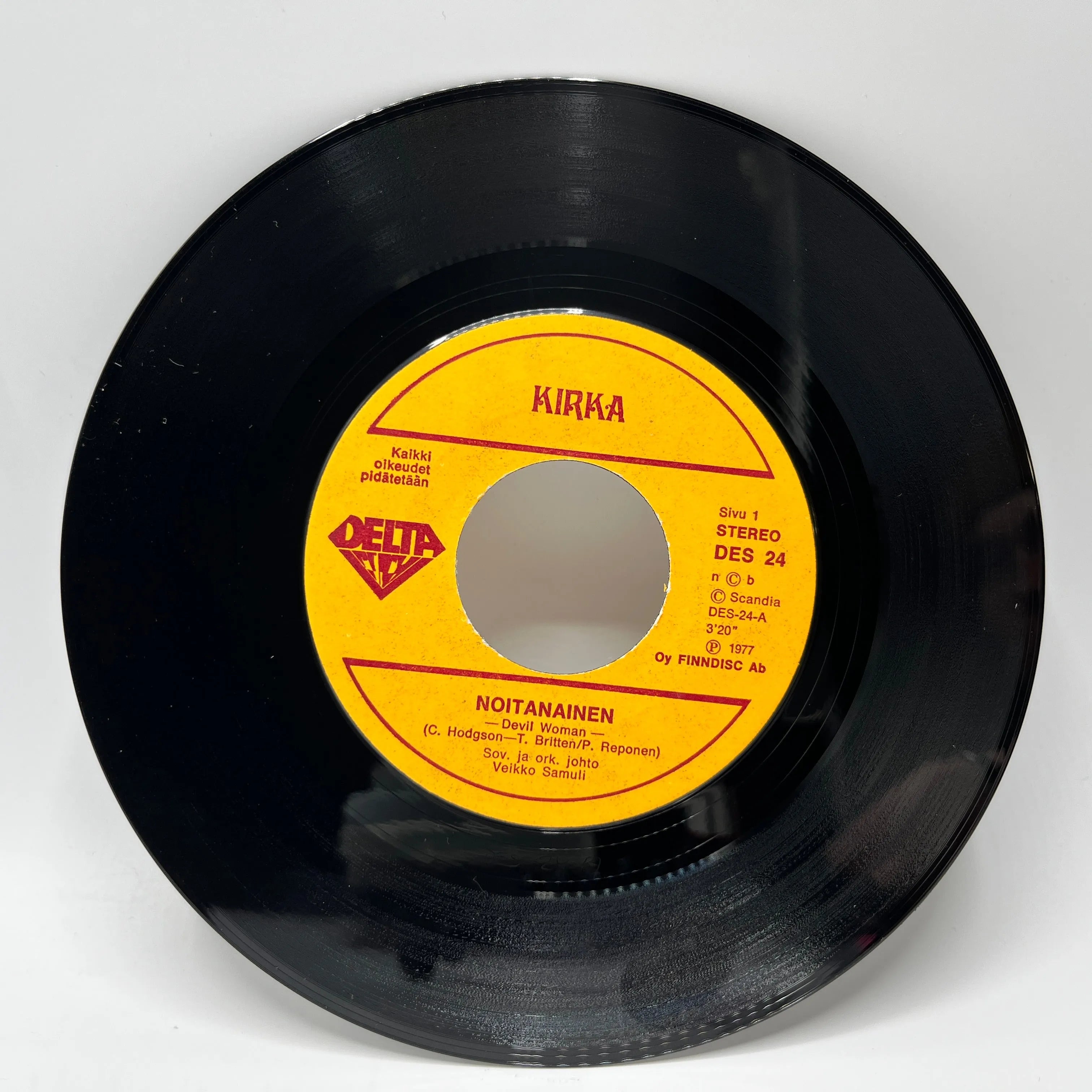 Kirka - Noitanainen Single