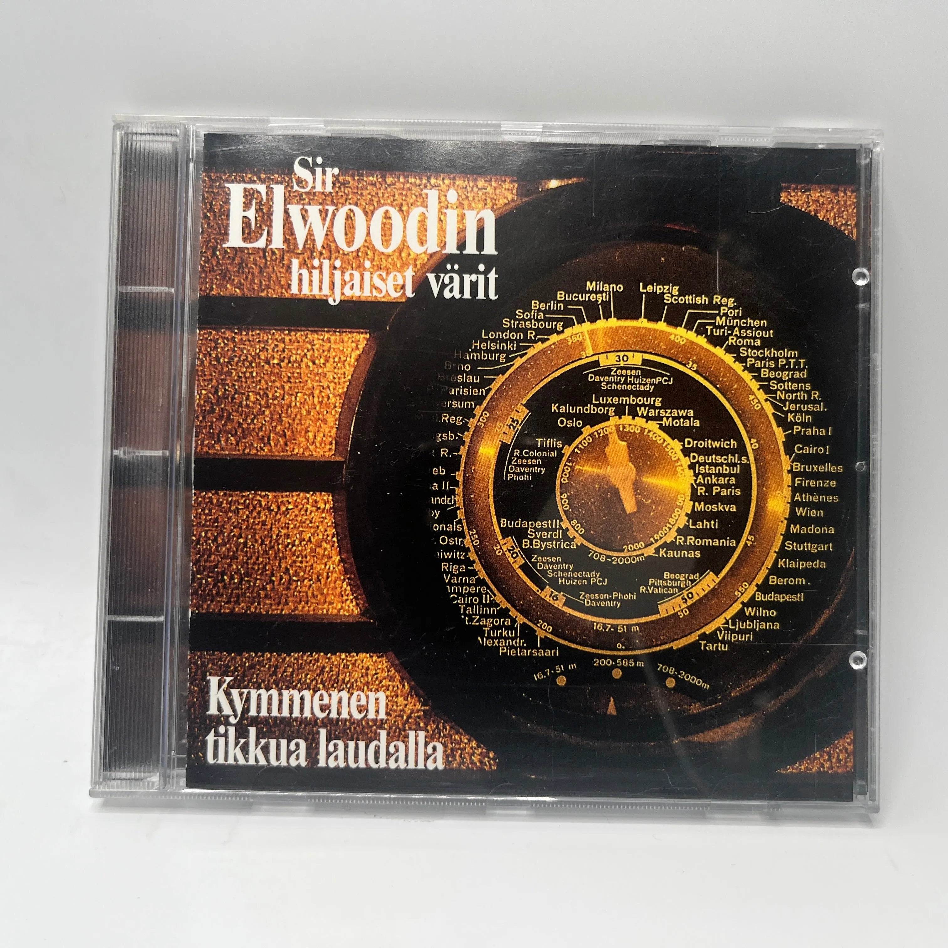 Sir Elwoodin Hiljaiset Värit – Kymmenen Tikkua Laudalla CD