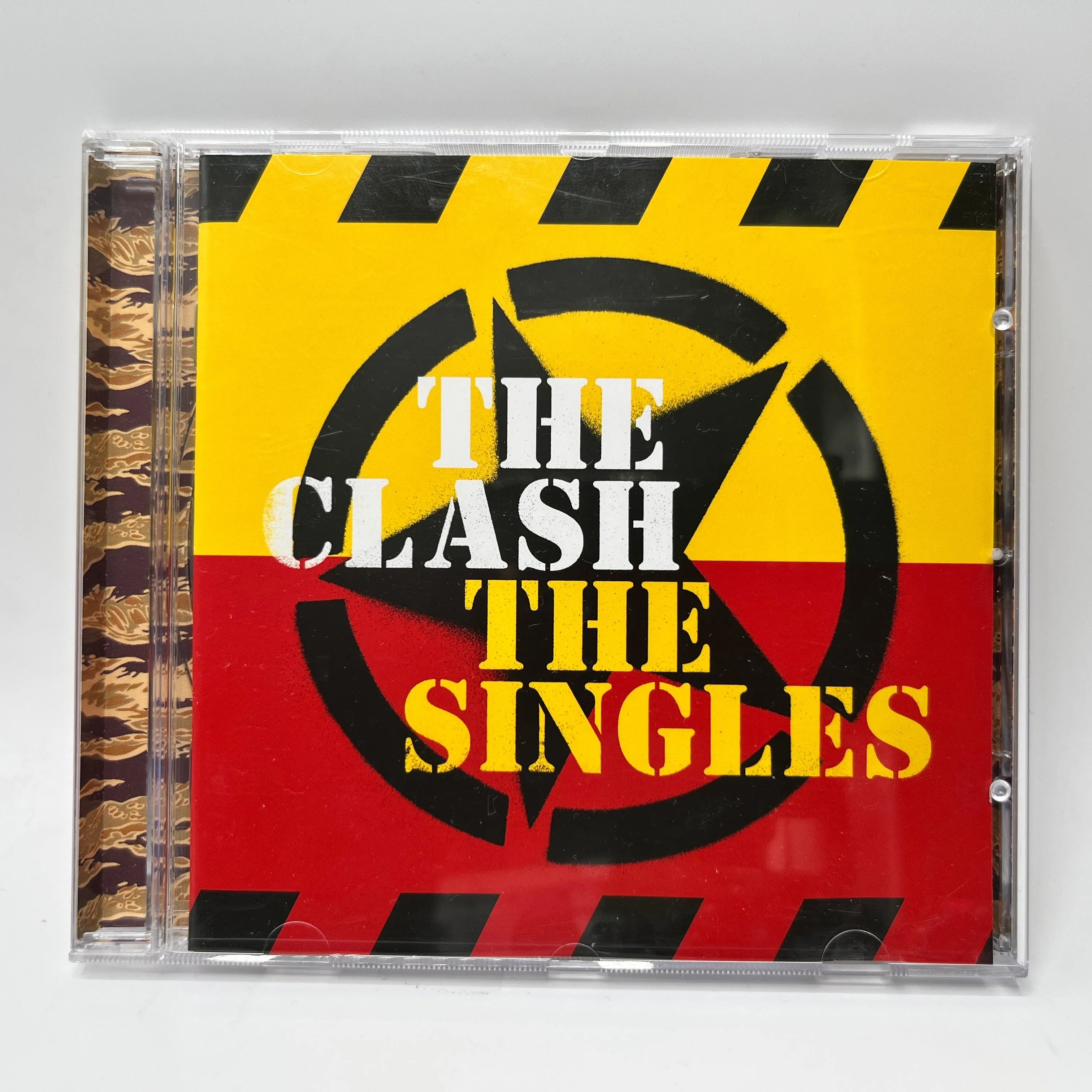 The Clash – The Singles CD (kesken, hinta)