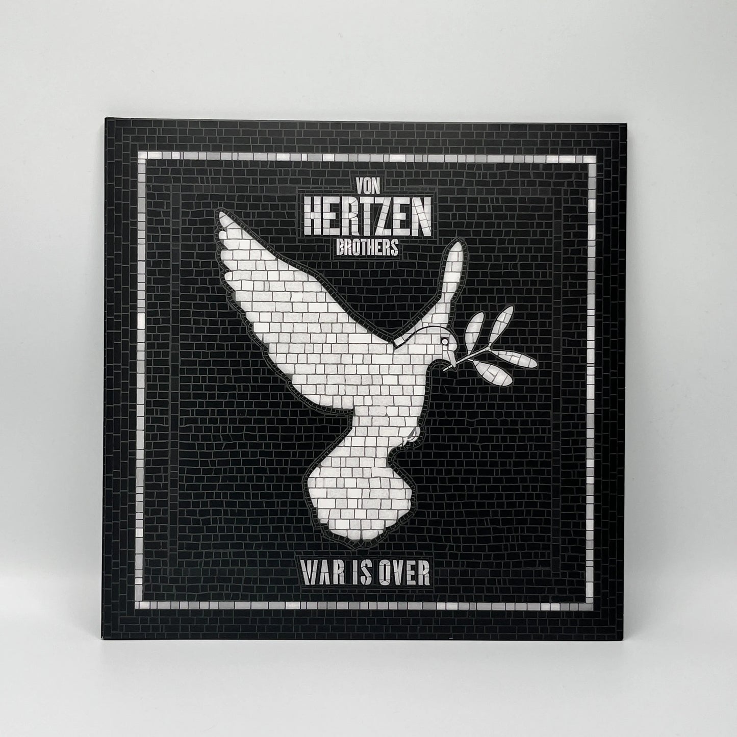 Von Hertzen Brothers - War Is Over 2LP