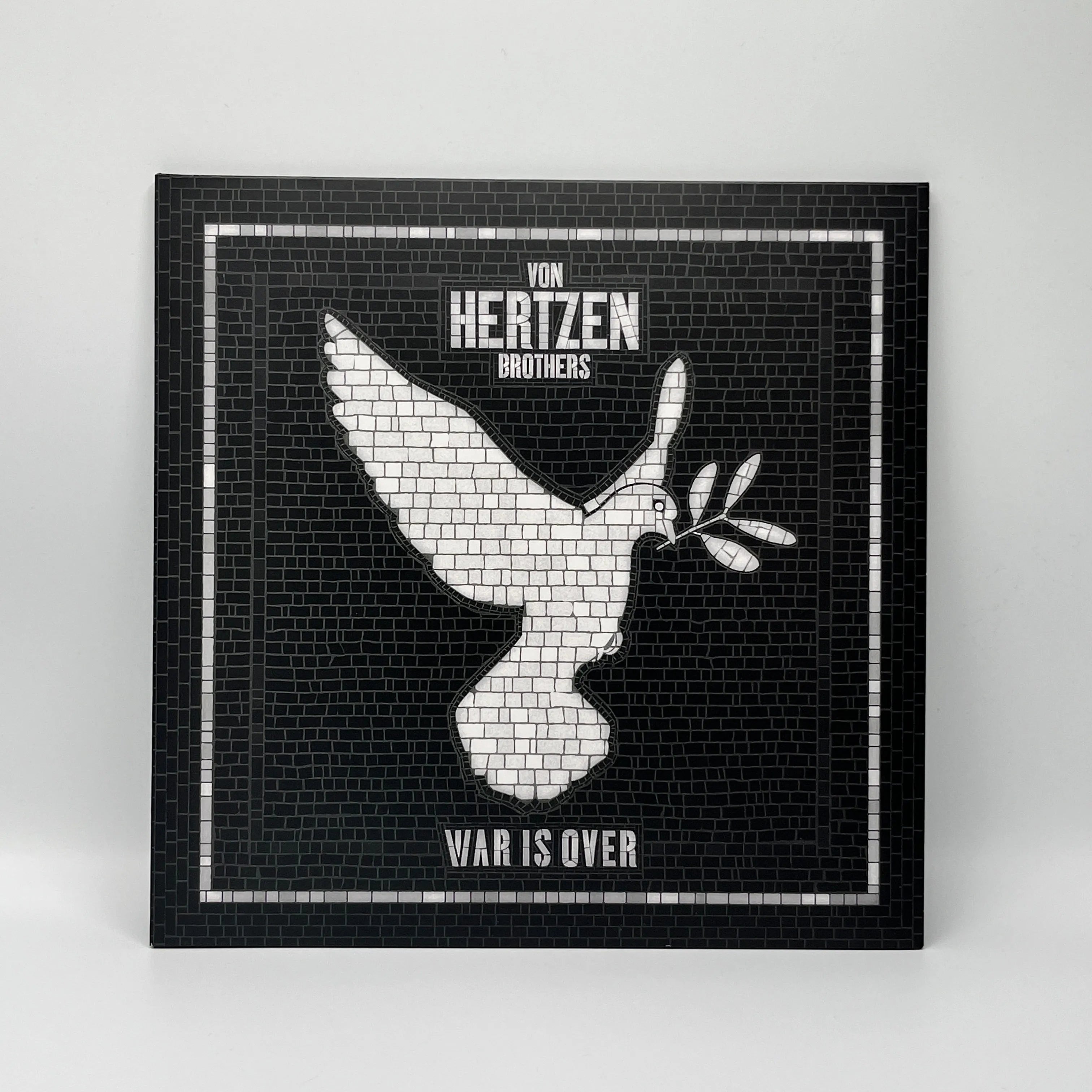 Von Hertzen Brothers - War Is Over 2LP