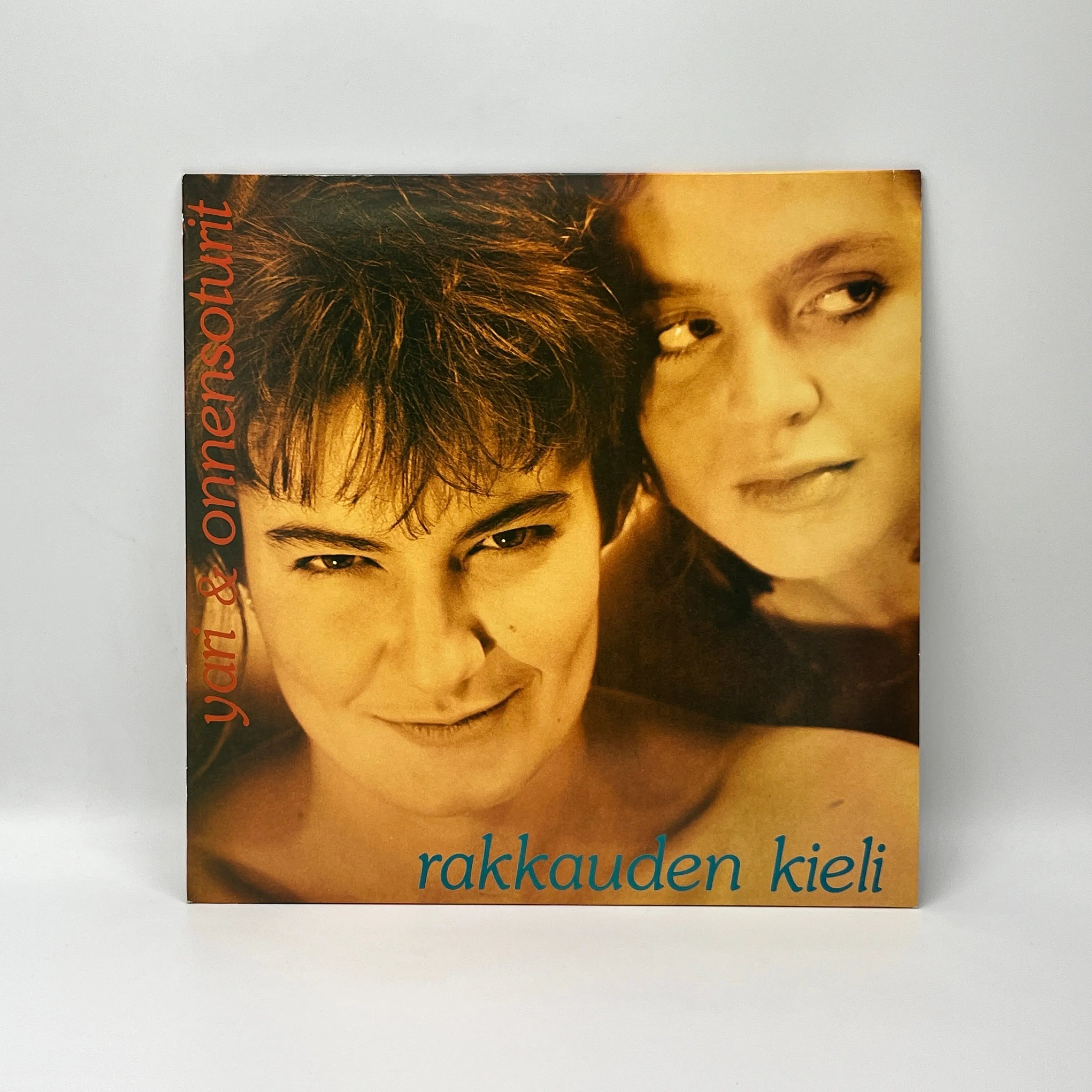 Yari & Onnensoturit - Rakkauden Kieli LP