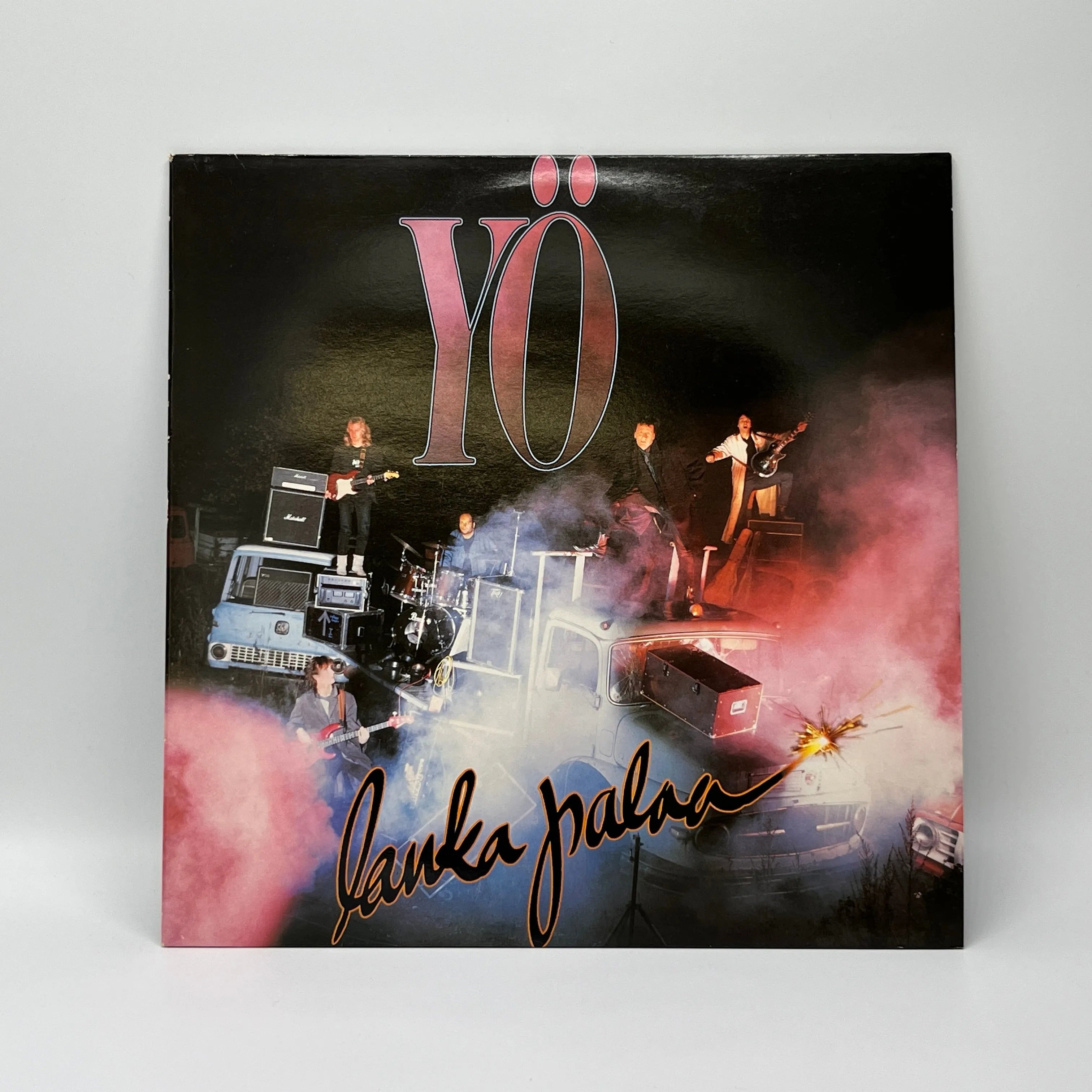 Yö – Lanka Palaa LP