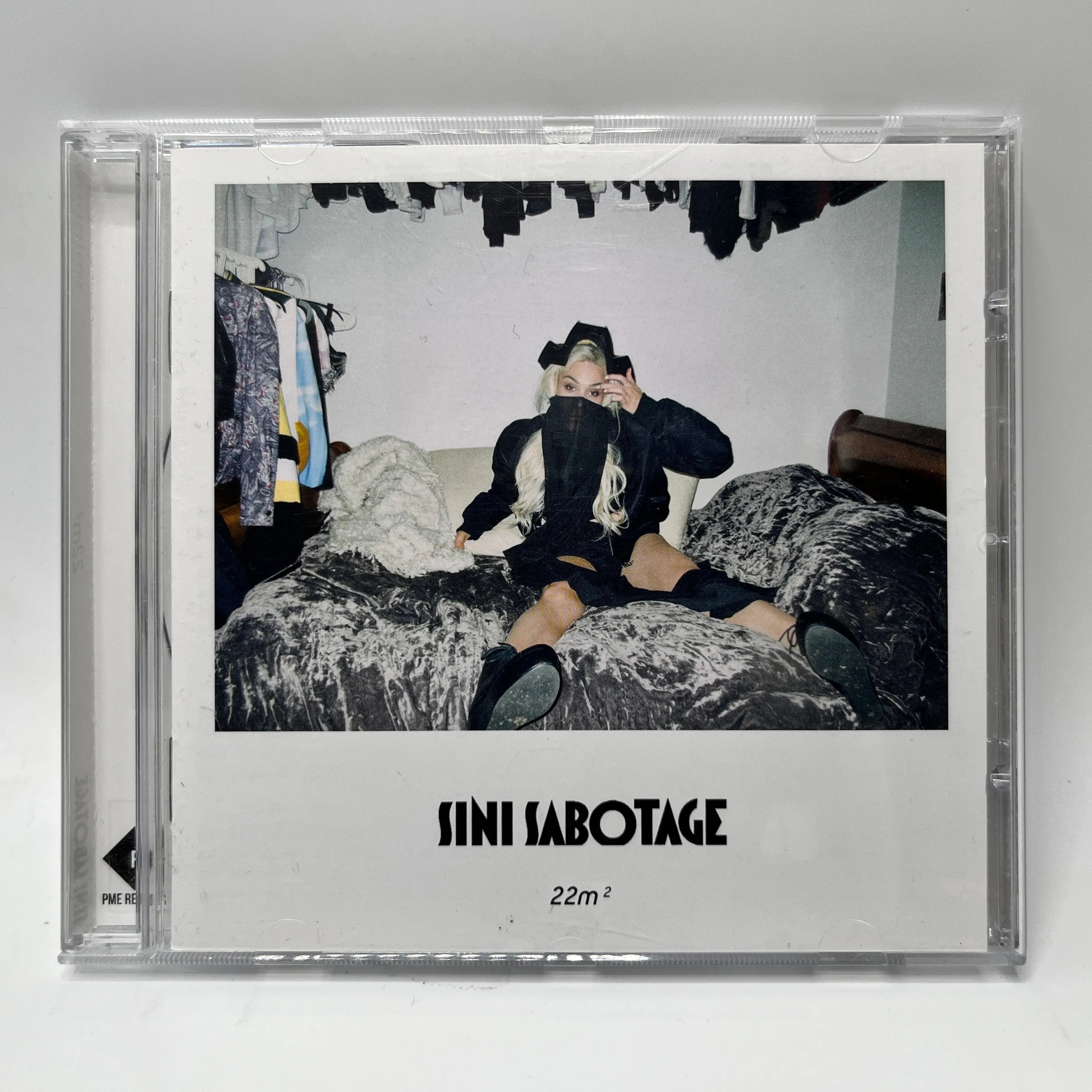 Sini Sabotage – 22m² CD